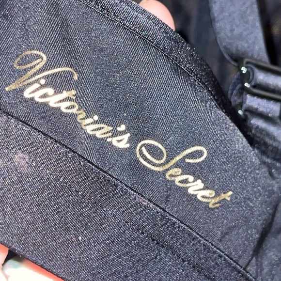 Victoria's Secret lace boned sports bra - Picture 4 of 4